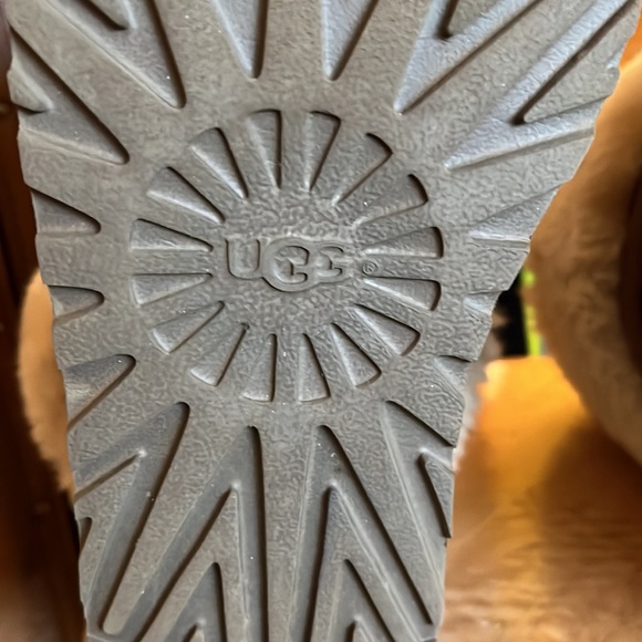 Uggs tall classic Boots - Picture 10 of 10